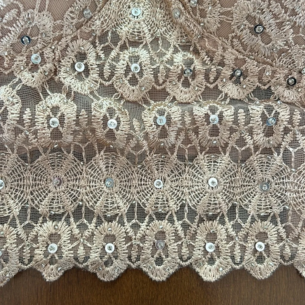 Reigning lace bustier top - Picture 2 of 5